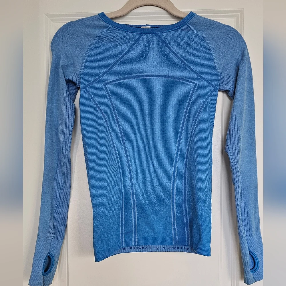 Ivivva (Lululemon) Girls 10 Blue Seamless Athletic Top Thumbholes Yoga Gym